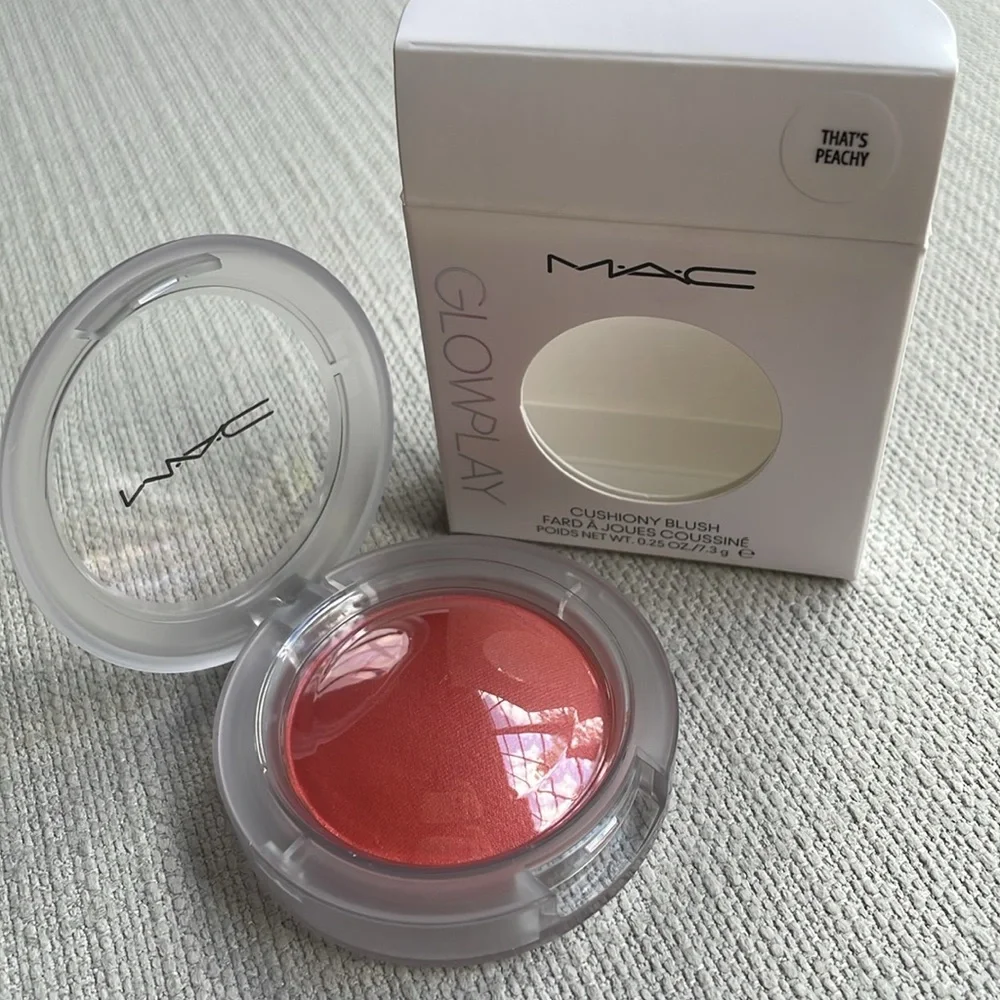 MAC Cosmetics Glow Play Cushiony Blush - that’s peachy